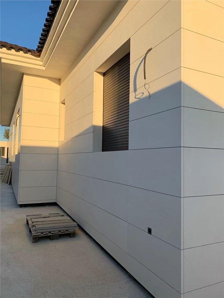 Caliza Capri Limestone Wall