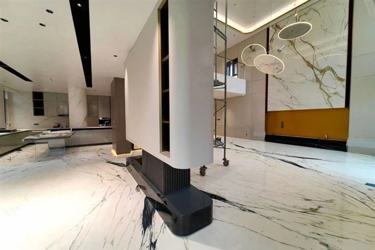 Calacatta Marble Floor